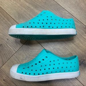 NATIVE Jefferson slip on EVA shoes - Turquoise / White - Size 13